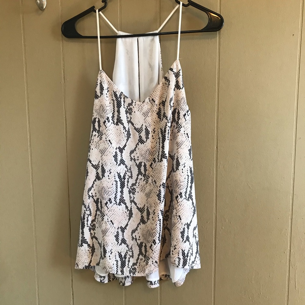 🌼Express Snakeskin Tank🌼